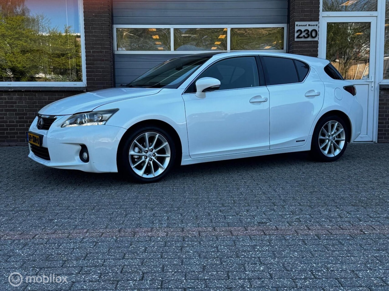 Lexus CT 200h - Business Line Pro AUT LEDER/CAM/STOEL.VW - AutoWereld.nl