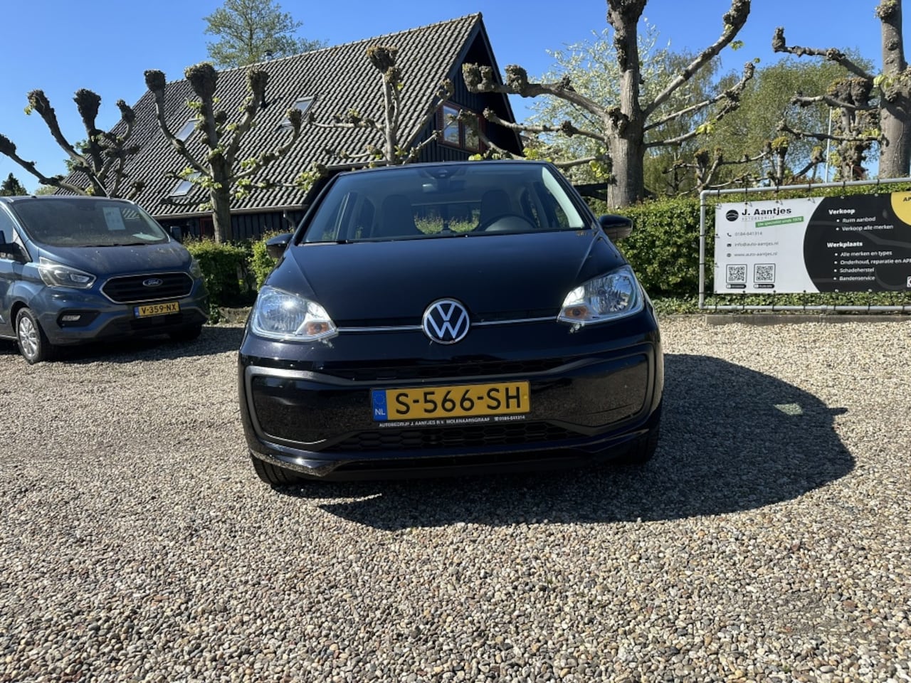 Volkswagen Up! - 1.0 Airco/DAB/Bluetooth