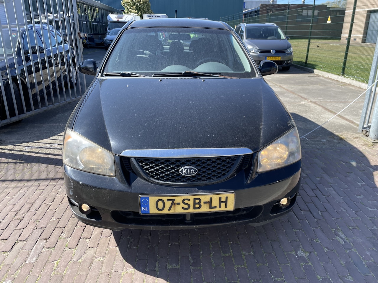 Kia Cerato - 2.0-16V Sport Handel/export loopt en rijdt goed zie foto s - AutoWereld.nl