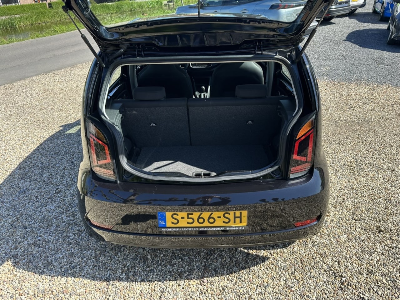 Volkswagen Up! - 1.0 Airco/DAB/Bluetooth
