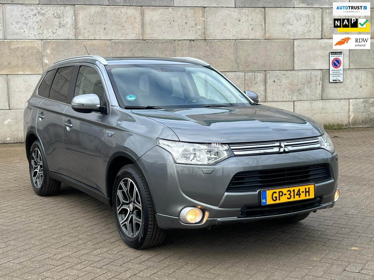 Mitsubishi Outlander - 2.0 PHEV Limited Edition X-Line HYBRIDE - AutoWereld.nl