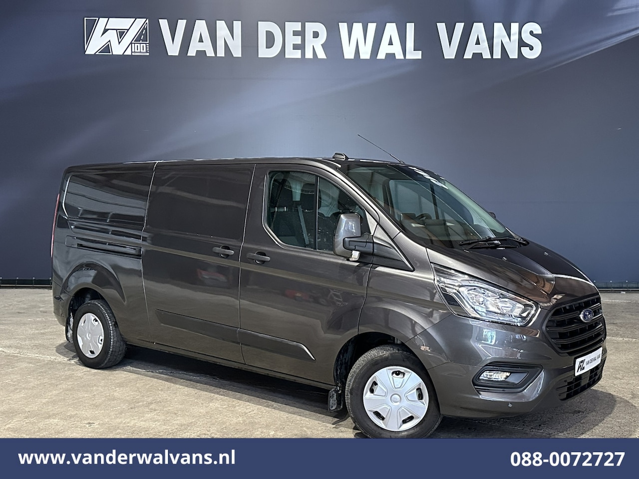 Ford Transit Custom - 2.0 TDCI 131pk L2H1 Euro6 Airco | Navigatie | Apple Carplay | LED | 2800kg Trekhaak | Crui - AutoWereld.nl