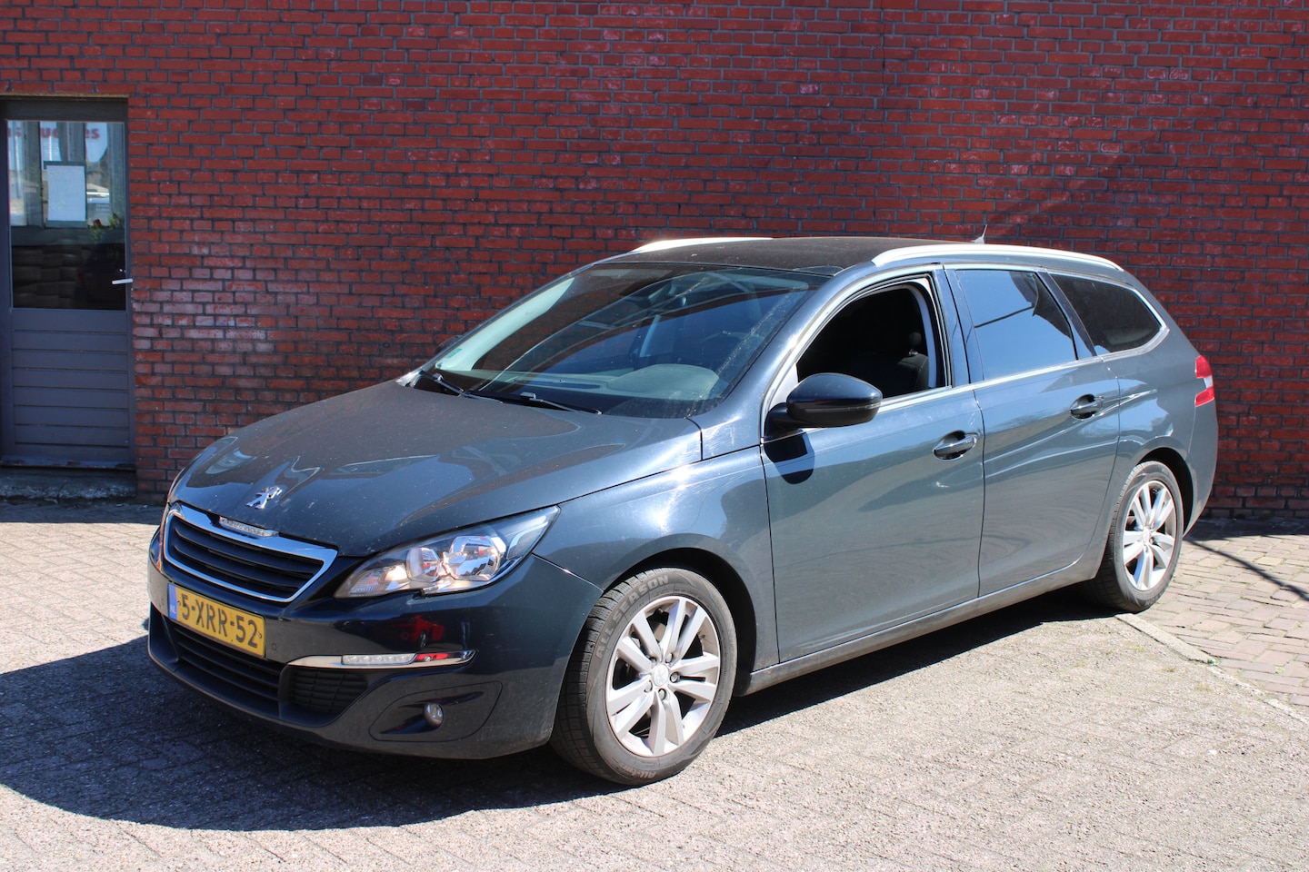 Peugeot 308 SW - 1.2 e-THP Blue Lease Executive//PANO !! HEAD GASKET LEAKED !! - AutoWereld.nl