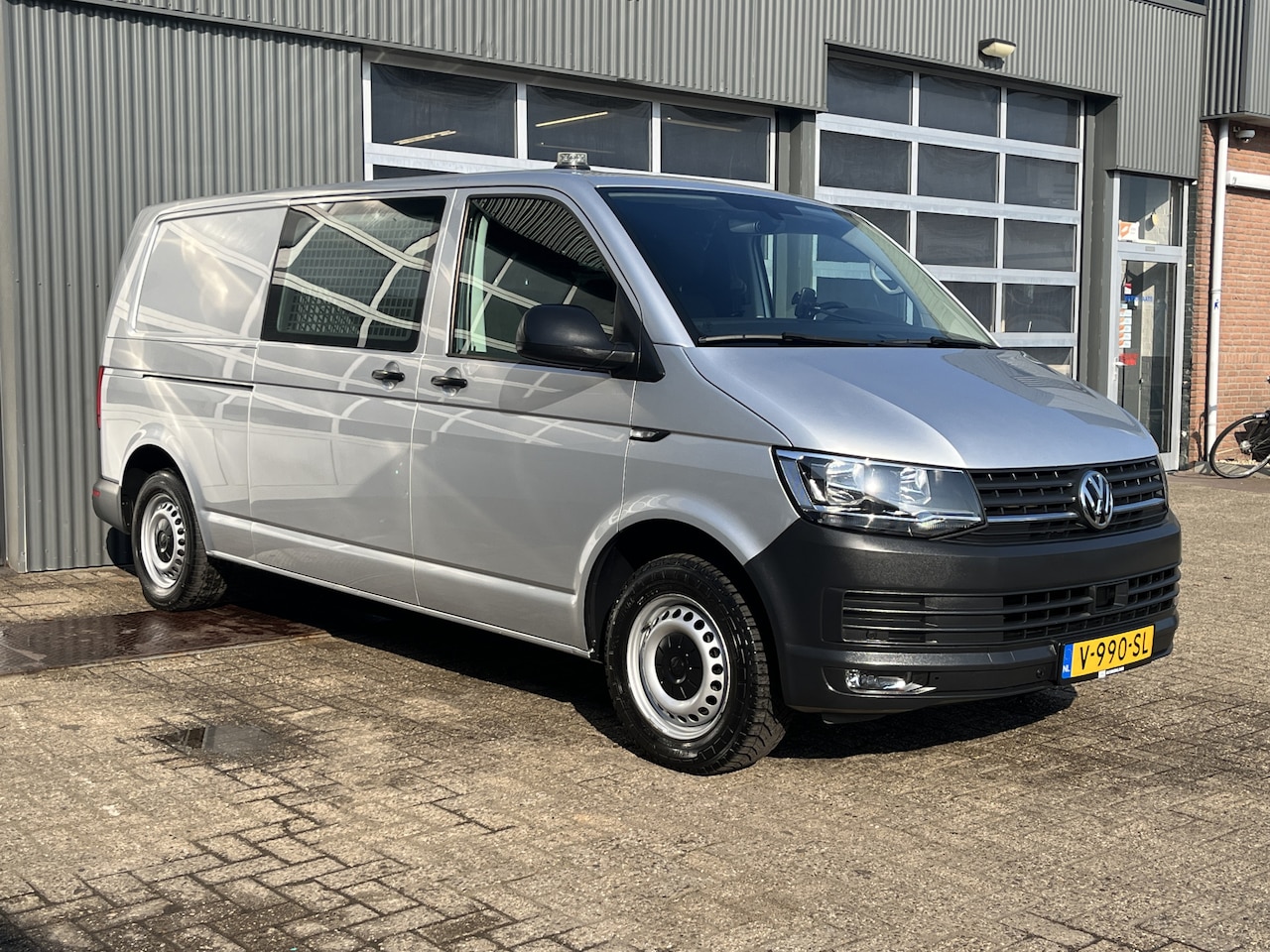 Volkswagen Transporter - 2.0 TSI L2H1 Benzine Dubbele Schuifdeur Airco Cruise controle Bpm vrij Trekhaak Klep achte - AutoWereld.nl