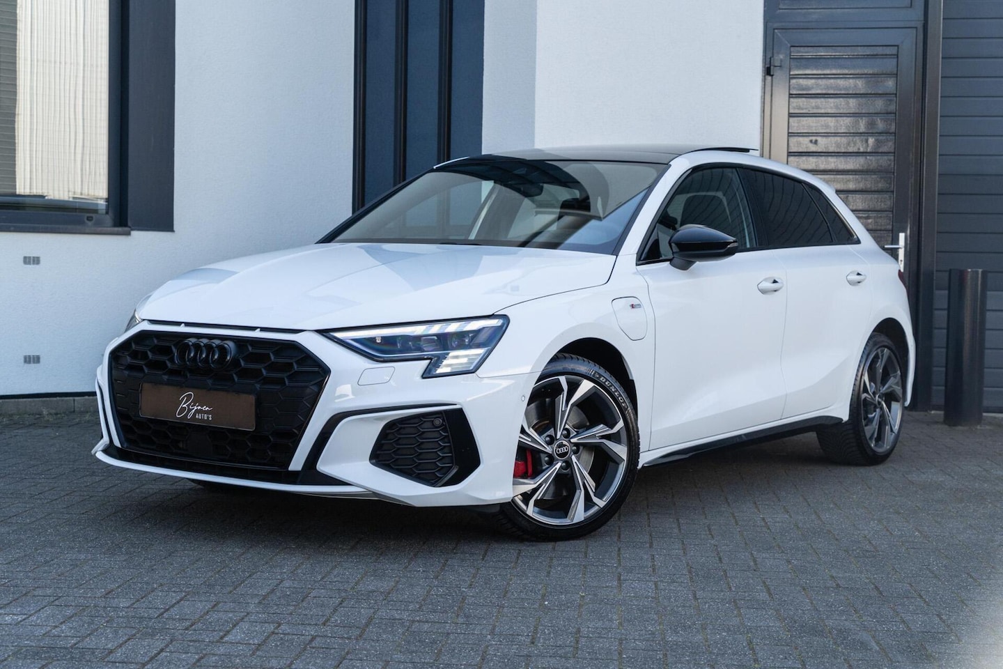 Audi A3 Sportback - 45 TFSI e S-Edition PANO / RS STOELEN / HUD - AutoWereld.nl