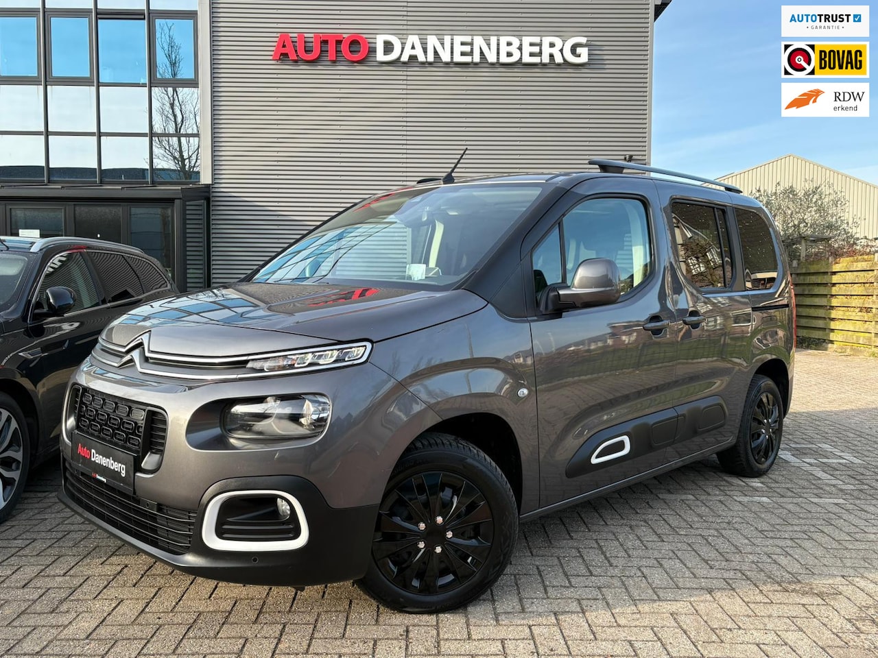 Citroën Berlingo - 1.2 PureTech Shine HEAD-up PANO VOLL OPTIES GARANTIE - AutoWereld.nl
