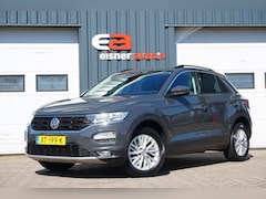 Volkswagen T-Roc - 1.0 TSI Style | CLIMATE | TREKHAAK | CARPLAY | ACC | NAVI |