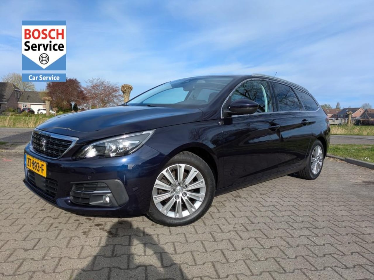 Peugeot 308 - 1.2 PureTech Blue Lease Premium I Nieuwe distributie I Adaptive cruise I Pano I Trekhaak I - AutoWereld.nl