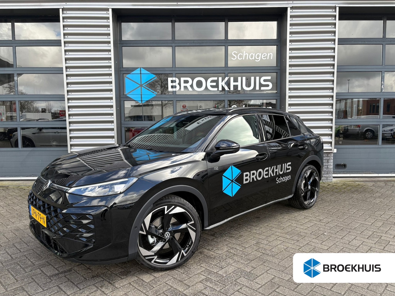 Volkswagen T-Roc - 1.5 eTSI 150 pk R-Line First Edition | Rondomzichtcamera | Maxtrix LED | Black Style Pakke - AutoWereld.nl