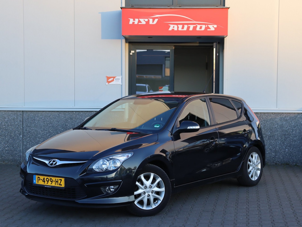 Hyundai i30 - 1.4i i-Drive airco LM 4-deurs *apk 04-2027* - AutoWereld.nl