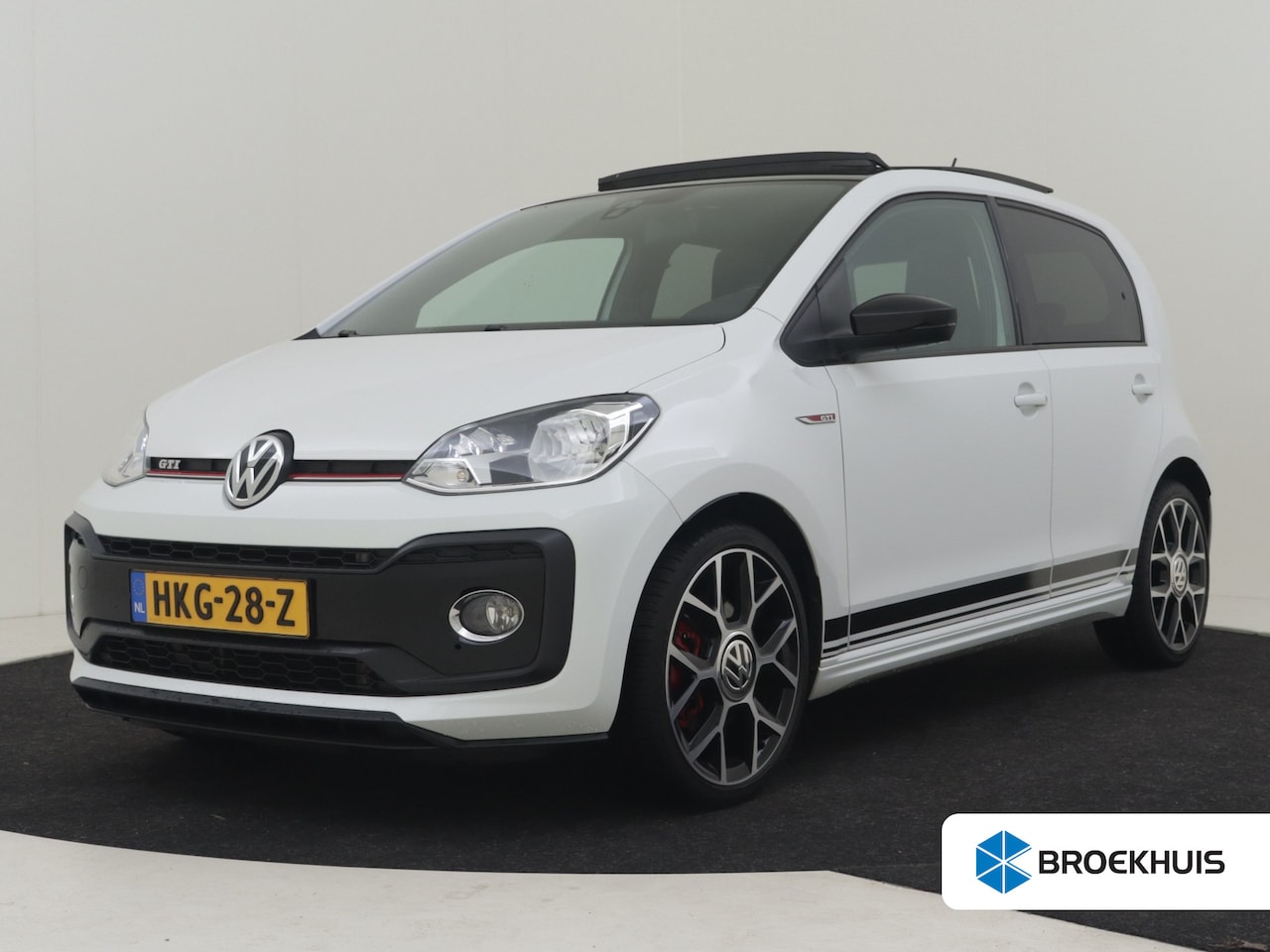 Volkswagen Up! - 1.0 TSI GTI 115PK | Glazen panorama-dak | Stoelverwarming | Cruise control |Airco | DAB | - AutoWereld.nl
