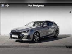 BMW 5-serie Touring - 530e M Sport M-Sport Pro / Elektrisch Wegklapbare Trekhaak / 20 inch / Driving Assistant P