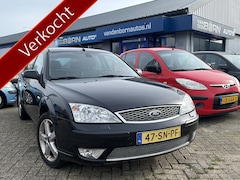 Ford Mondeo - 2.0-16V Platinum Geen APK meer Rijdt verder prima