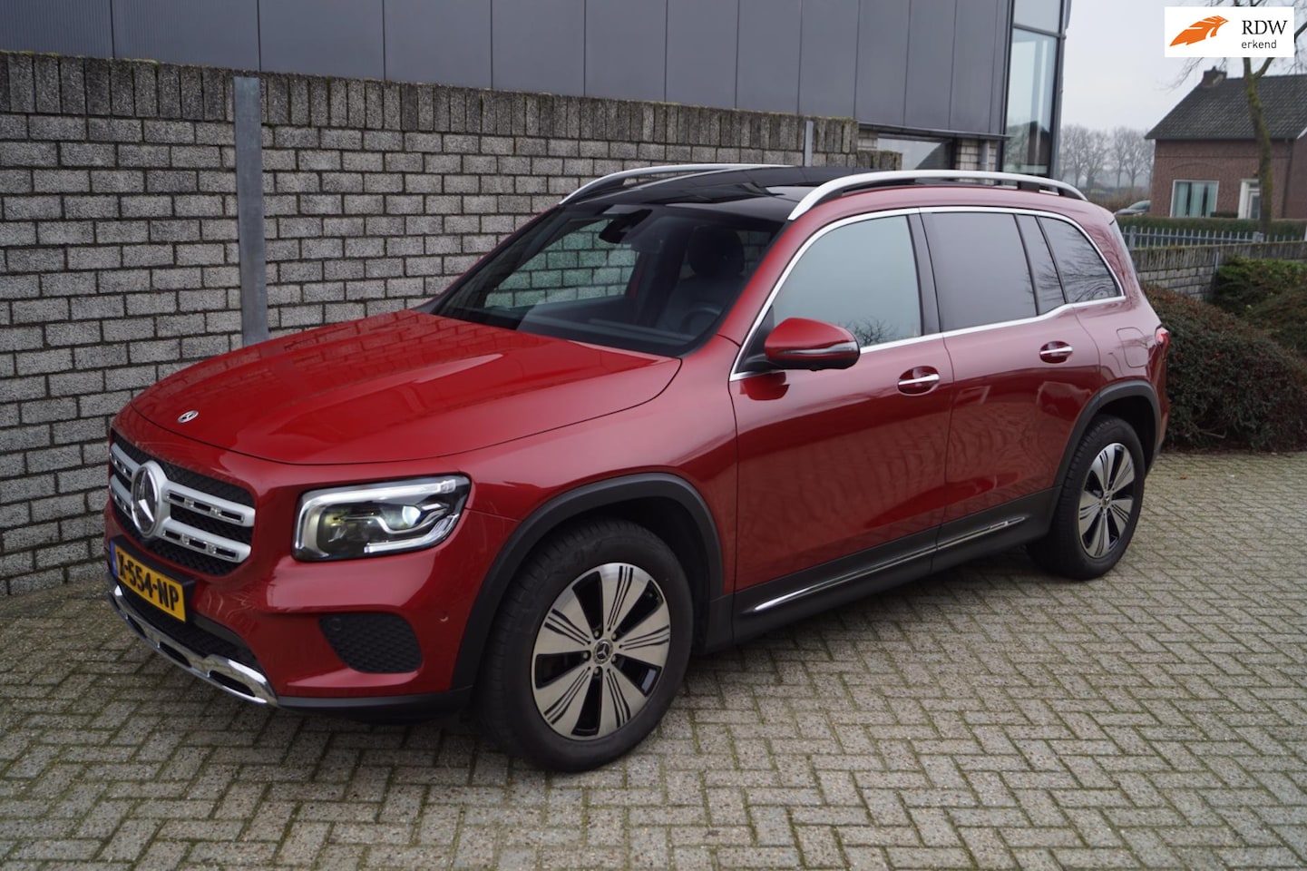 Mercedes-Benz GLB - 250 4MATIC AMG Line 7p. Autom Panodak Leder Navi Camera Apple Carplay Clima LED Kopl 2x PD - AutoWereld.nl