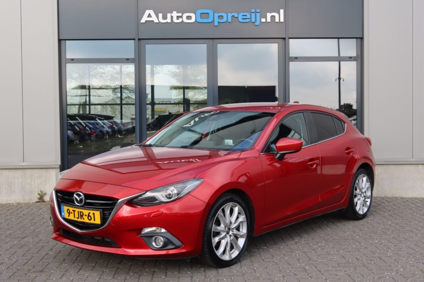 Mazda 3 - 2.0 GT-M Clima, NAVI, Head-up, PDC, Trekhaak afnb, Leder bekl, Stoelverwarming - AutoWereld.nl