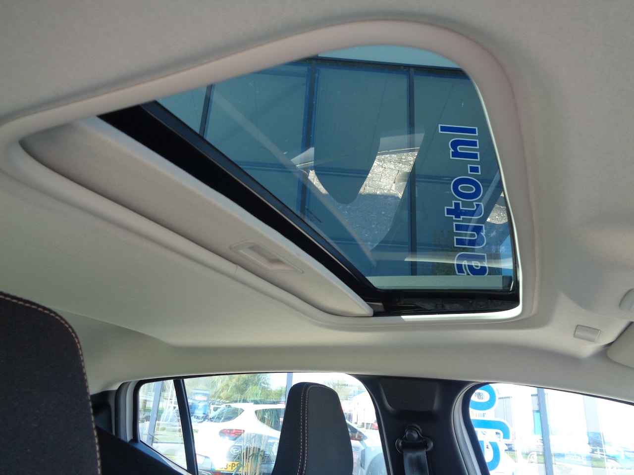 Dacia Sandero Stepway - 1.0 TCe 100 ECO-G Extreme Bifuel LPG-G3 Schuifdak Camera Climate Cruise Apple/Android Lichtmetalen velgen NL - AutoWereld.nl