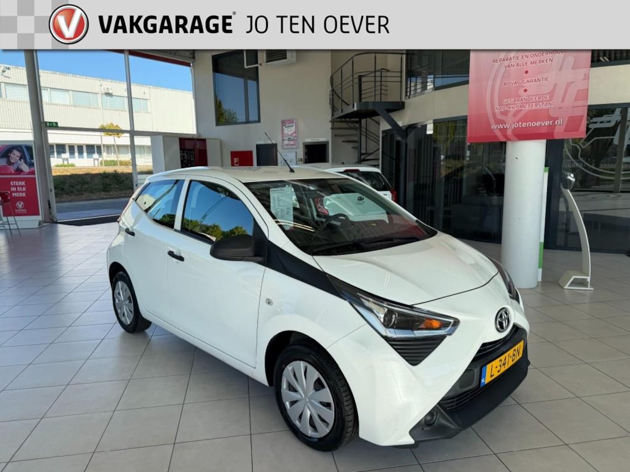 Toyota Aygo - 1.0 VVT-i x-fun 1.0 VVT-I X-FUN - AutoWereld.nl