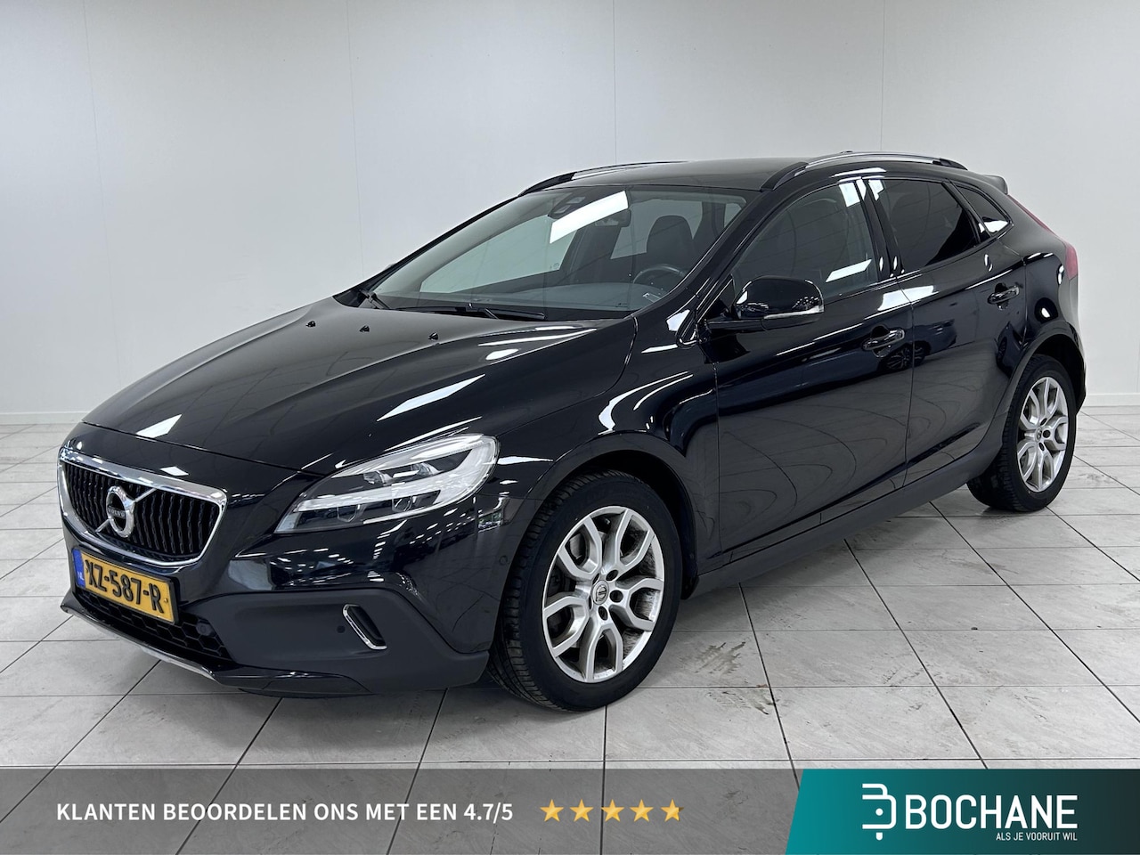Volvo V40 Cross Country - 1.5 T3 Polar+ Luxury PANORAMADAK | TREKHAAK | NAVIGATIE | ACHTERUITRIJCAMERA - AutoWereld.nl