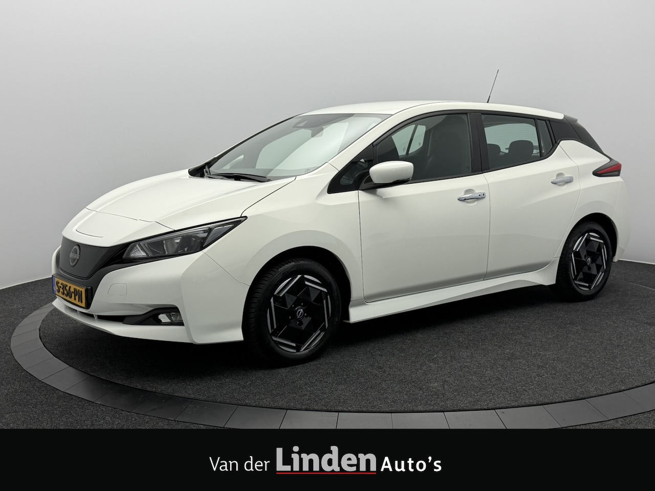 Nissan LEAF - Acenta 40 kWh SOH 95,9% | 10000KM | Warmtepomp | Camera | DAB | Dodehoekdetectie - AutoWereld.nl