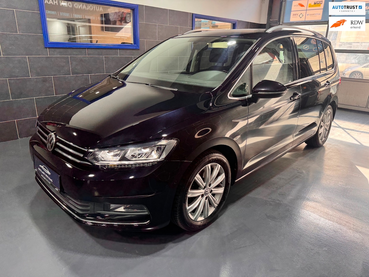 Volkswagen Touran - 1.4 TSI - 7p - DSG - PANO - CARPLAY - CAMERA - Elektr. Kofferbak - Auto. Parkeren - NW. AP - AutoWereld.nl