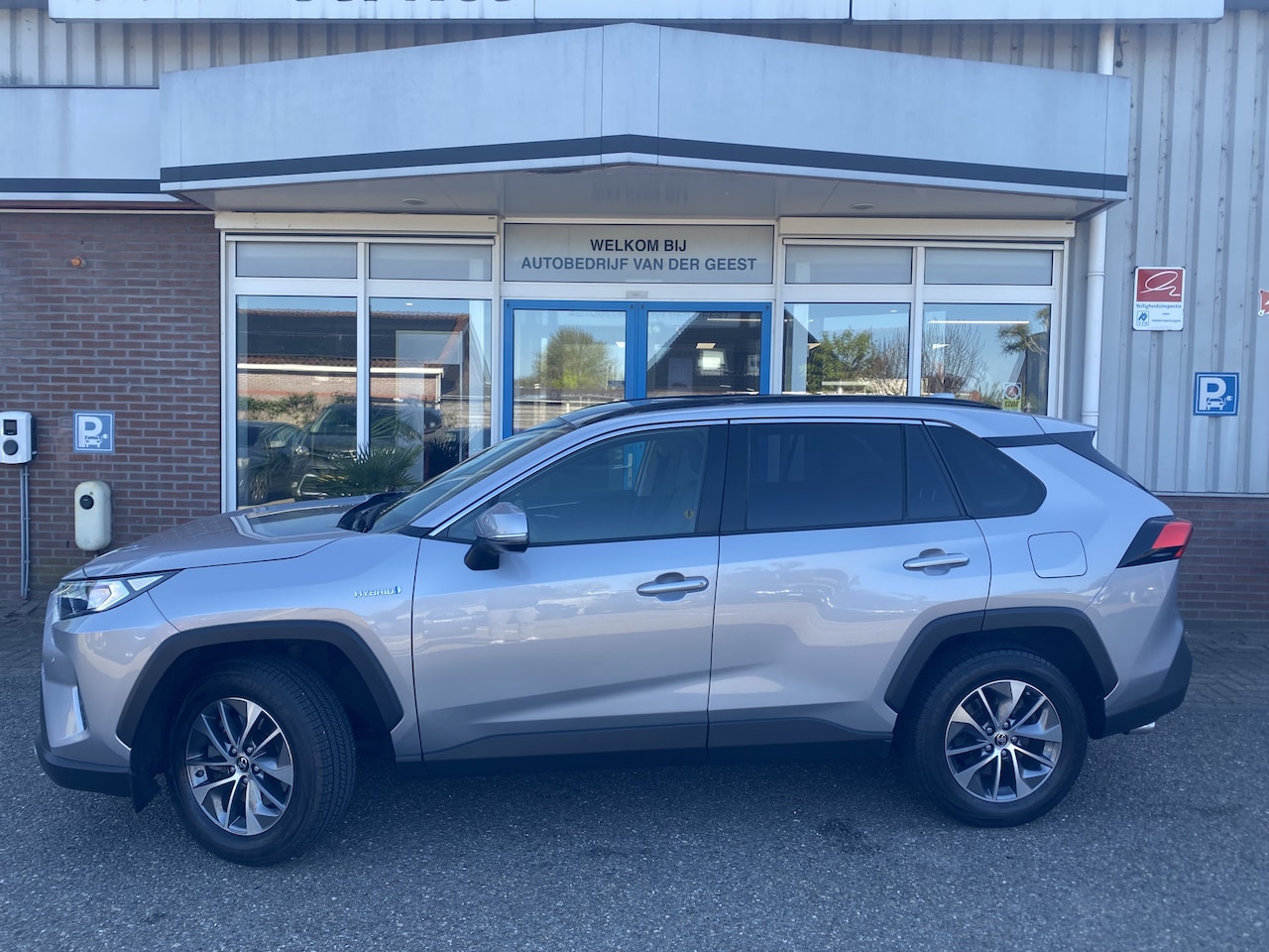 Toyota RAV4 - 2.5 Hybrid Dynamic Innovation Elektrische achterklep - AutoWereld.nl