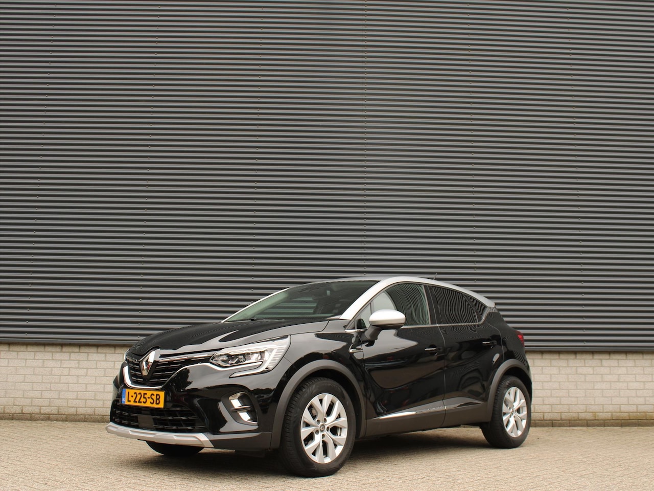 Renault Captur - Intens TCe 140pk Automaat I LENTEDEALS | Navigatie I DAB I Parkeersensoren I Climate Contr - AutoWereld.nl