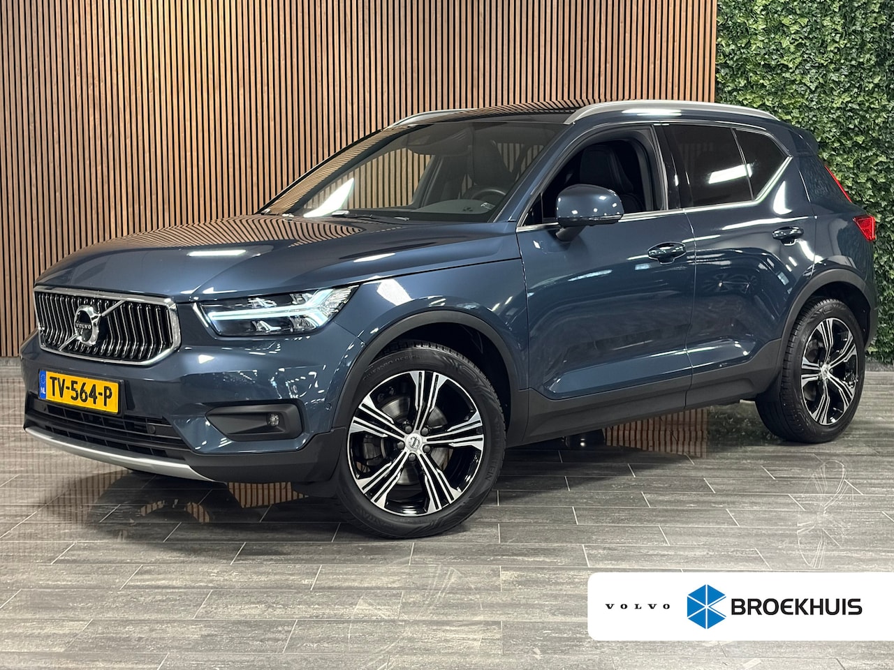 Volvo XC40 - T4 Aut. Inscription Luxury | Full Option! | Schuifdak | Trekhaak | 360° Camera | All Seaso - AutoWereld.nl