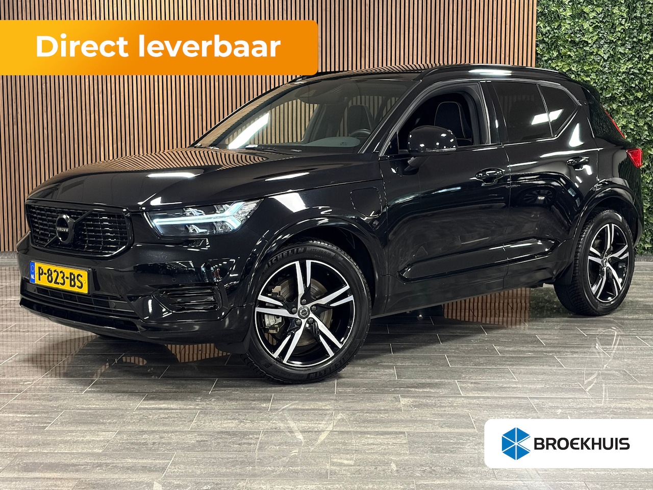 Volvo XC40 - T5 Recharge R-Design | Schuifdak | Trekhaak | Onderkant mee gespoten incl. black pack | Ad - AutoWereld.nl