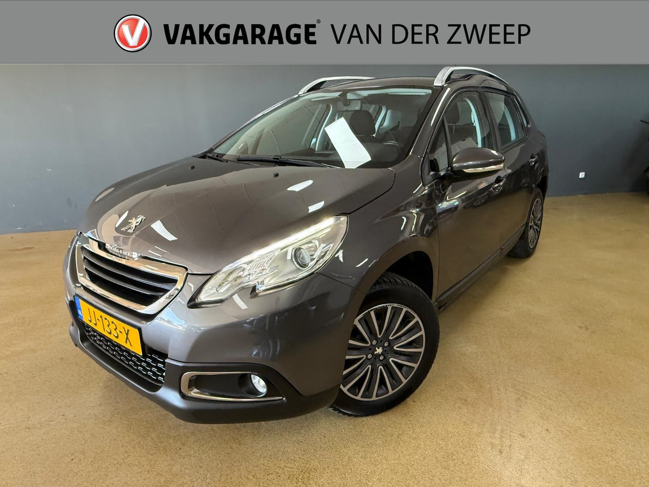 Peugeot 2008 - 1.2 PureTech Blue Lion | Navi | Sensoren | Trekhaak - AutoWereld.nl