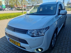 Mitsubishi Outlander - 2.0 PHEV instyle+ Leder Schuifdak Navi
