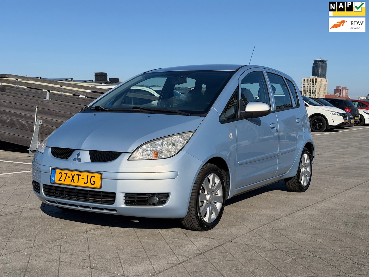 Mitsubishi Colt - 1.3 Invite Automaat Airco Bluetooth Zeer Nette Staat Rijdt Goed - AutoWereld.nl