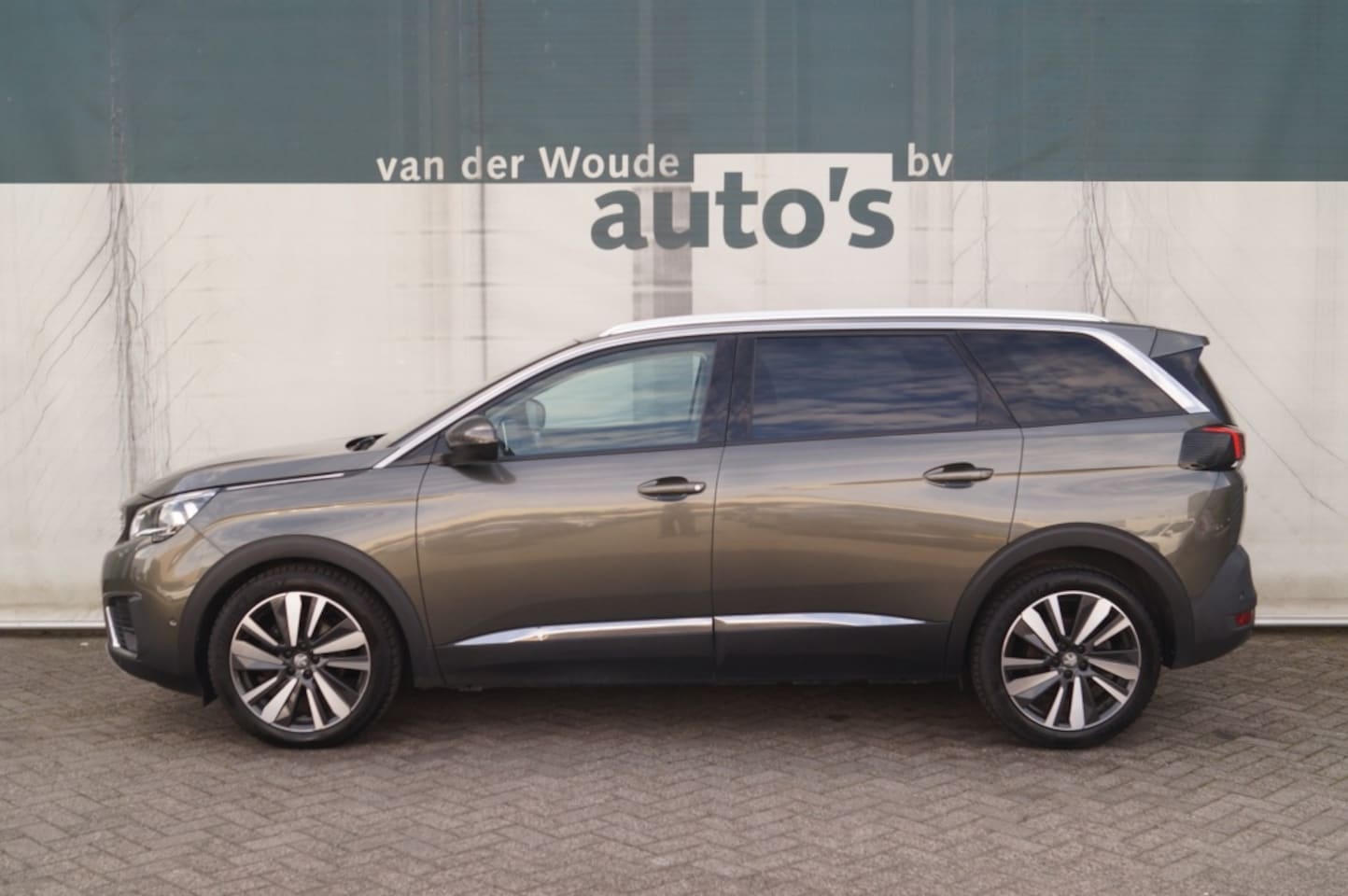Peugeot 5008 - 1.2 PureTech Allure 7-persoons -NAVI-ECC-PDC-CRUISE- - AutoWereld.nl
