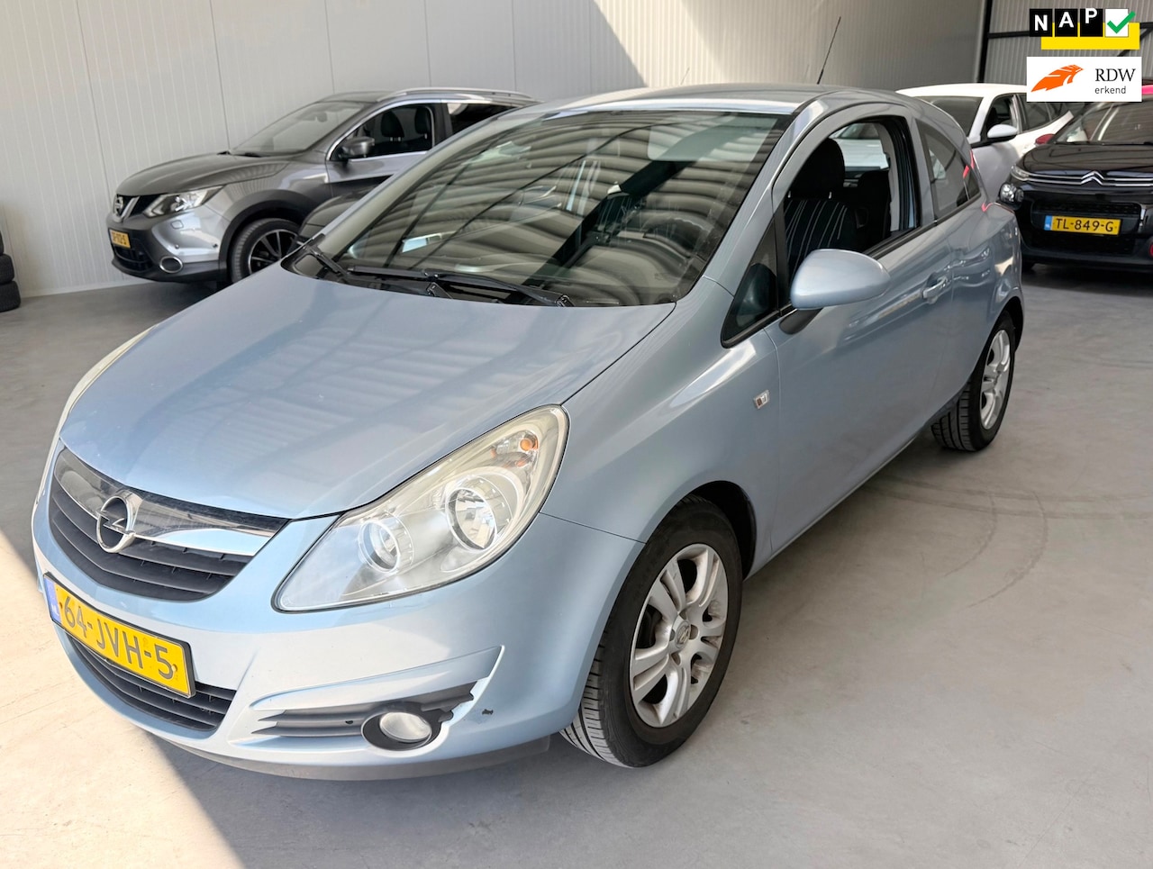 Opel Corsa - 1.2-16V Edition Cruisecontrol airco - AutoWereld.nl