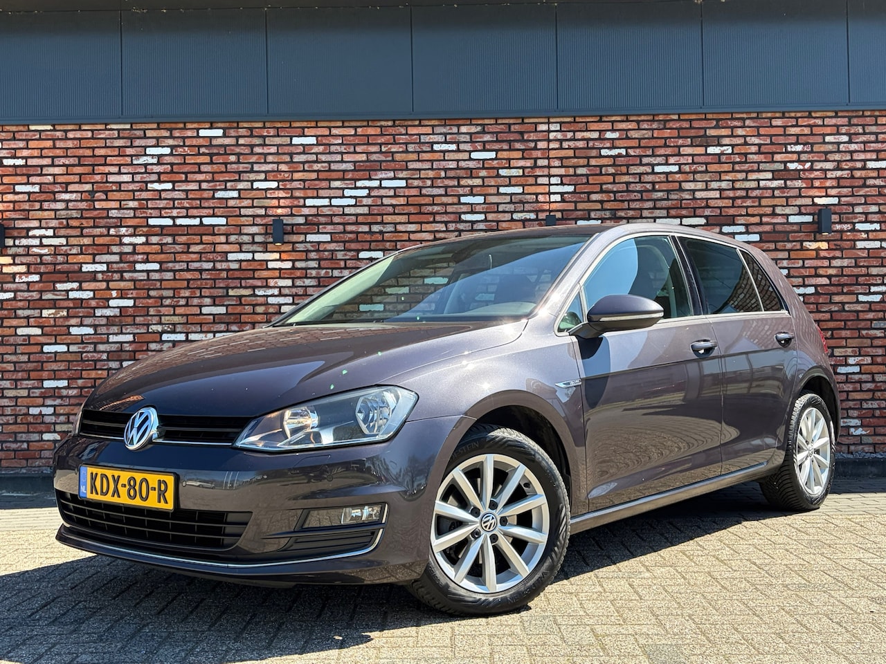 Volkswagen Golf - 1.2 TSI Business Edition Lounge Carplay Cruise Pdc Stoelverw Voll.Onderhouden! - AutoWereld.nl