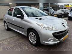 Peugeot 206 - | NAP | 1e eigenaar | Nieuwe distributieriem | Zuinig | Regensensor