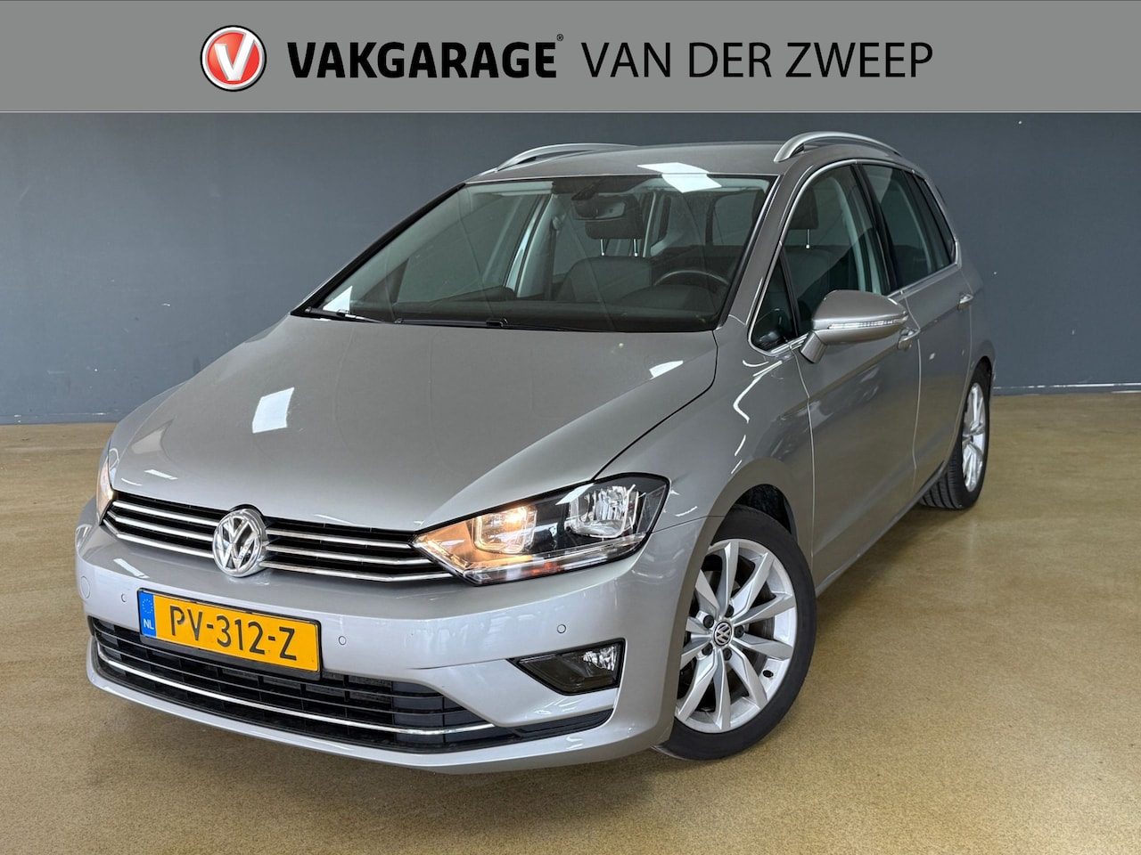 Volkswagen Golf Sportsvan - 1.4 TSI Highline | DSG | Camera | Navi - AutoWereld.nl
