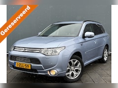 Mitsubishi Outlander - BWJ 2015 | 2.0 PHEV 203PK instyle+ | TREKHAAK | SCHUIFDAK | LEER | CAMERA A | PDC 2X | CLI