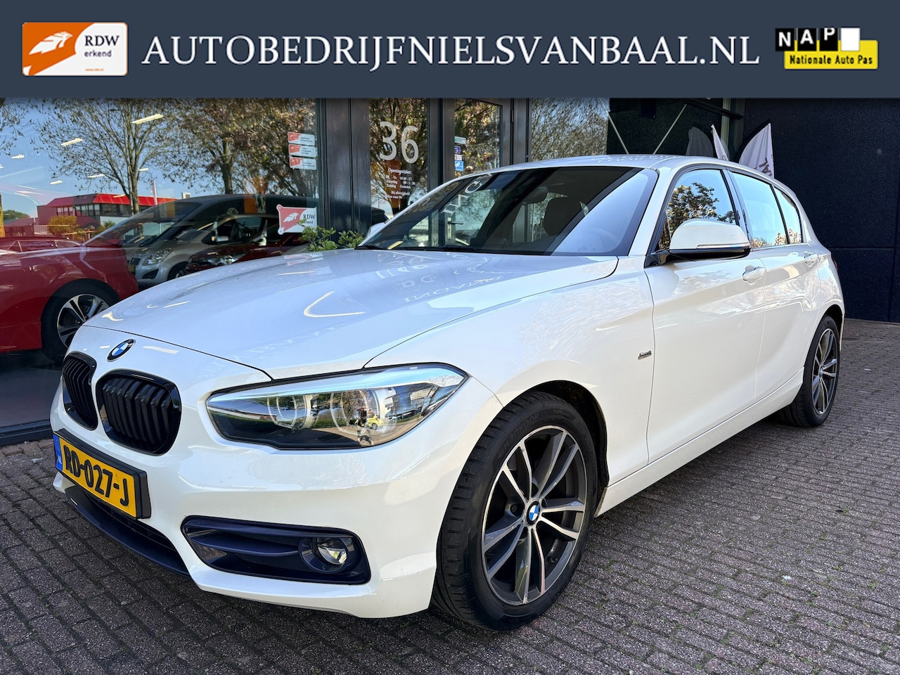 BMW 1-serie - 116i Edition Sport Line Shadow Executive NL-AUTO - AutoWereld.nl