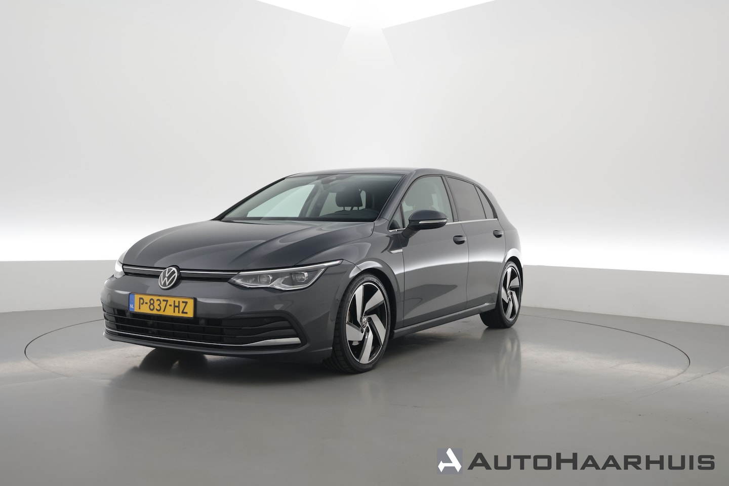 Volkswagen Golf - 1.5 eTSI Style DSG | HUD | Memory+Massage | Dodehoek | Camera+PDC | Stoelverw. | Dig. Cock - AutoWereld.nl