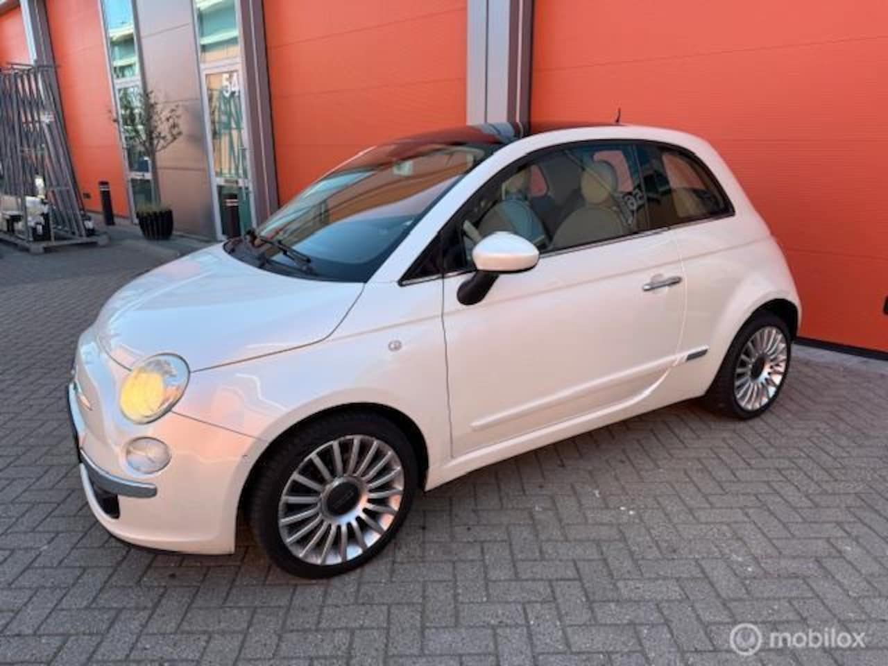 Fiat 500 - 0.9 TwinAir Lounge ELECTR PANORAMA-APK 2027-KM NAP - AutoWereld.nl