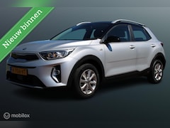 Kia Stonic - 1.0 T-GDi MHEV DynamicLine, Zwart dak, App connect/navi, Cruise, Airco, Pdc + camera, Tele