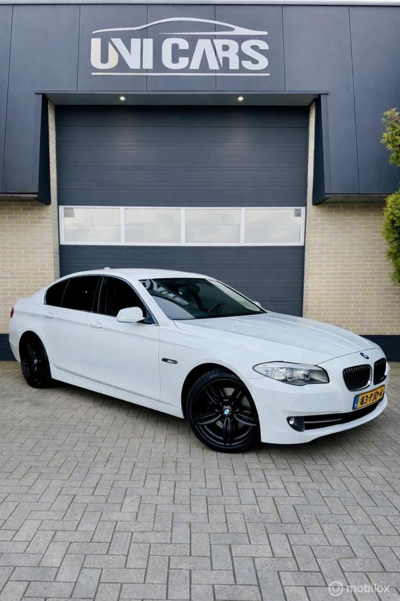 BMW 5-serie - 528i 259PK High Executive|Sport|Navi|Leder|LM19 - AutoWereld.nl