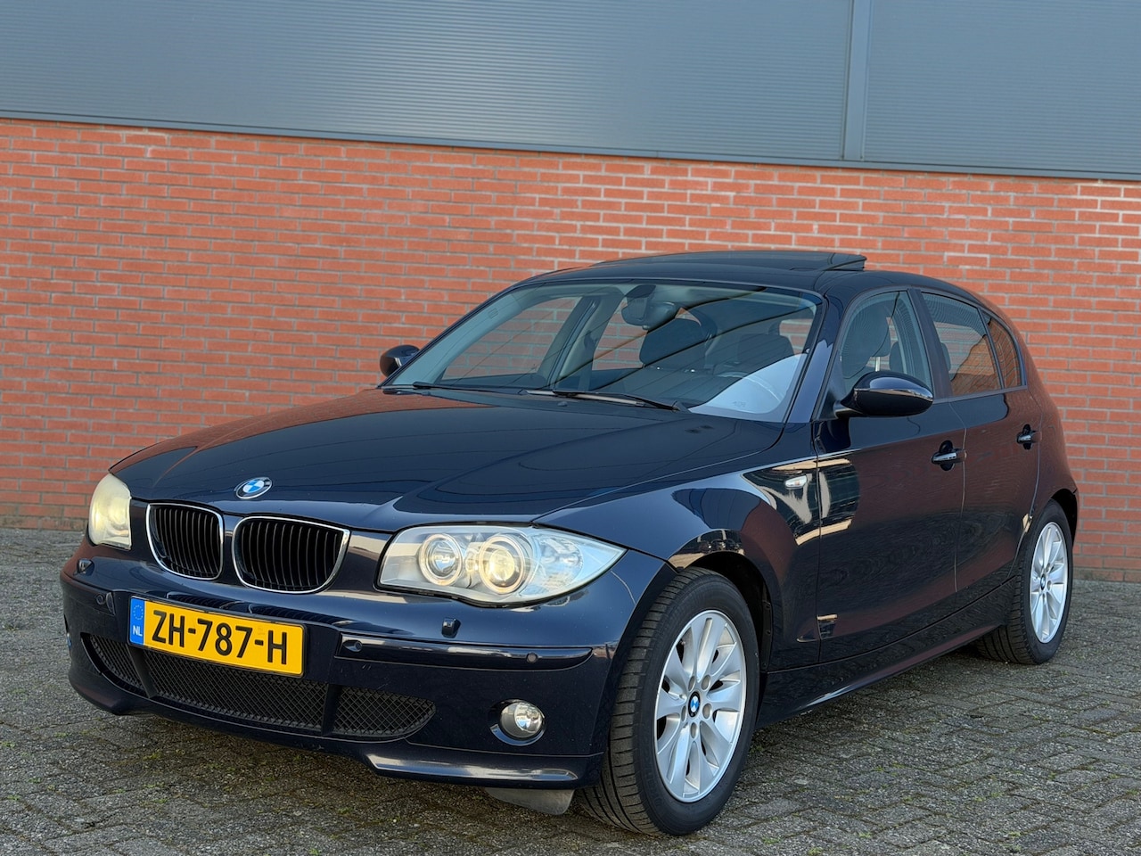 BMW 1-serie - 120i High Executive | Automaat | Netjes | Clima - AutoWereld.nl
