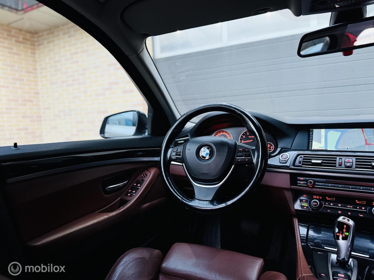 BMW 5-serie - 528i 259PK High Executive|Sport|Navi|Leder|LM19 - AutoWereld.nl