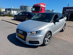 Audi A1 Sportback - 1.6 TDI NAVI/CLIMA/PDC