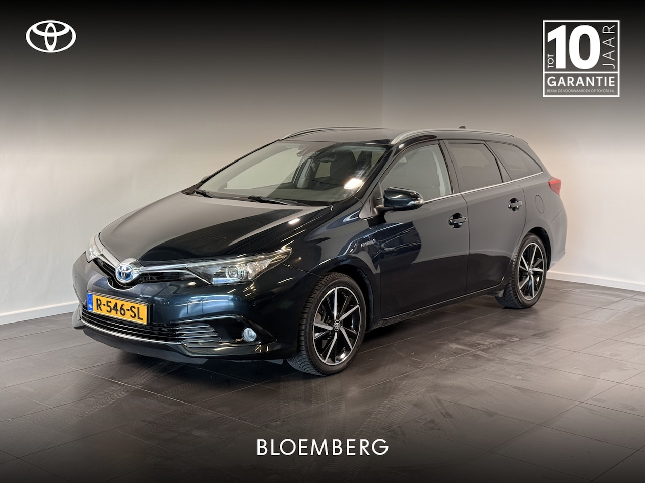 Toyota Auris Touring Sports - 1.8 Hybrid Volcano Edition | Trekhaak | All-Season banden | - AutoWereld.nl