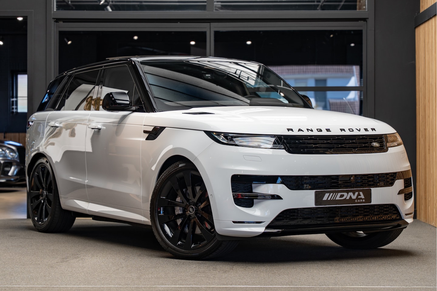 Land Rover Range Rover Sport - 3.0 P460e Dynamic SE PHEV - AutoWereld.nl