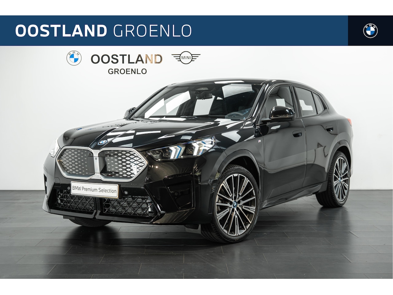 BMW iX2 - xDrive30 High Executive M Sport / Sportstoelen / M Adaptief onderstel / Head-Up / Comfort - AutoWereld.nl