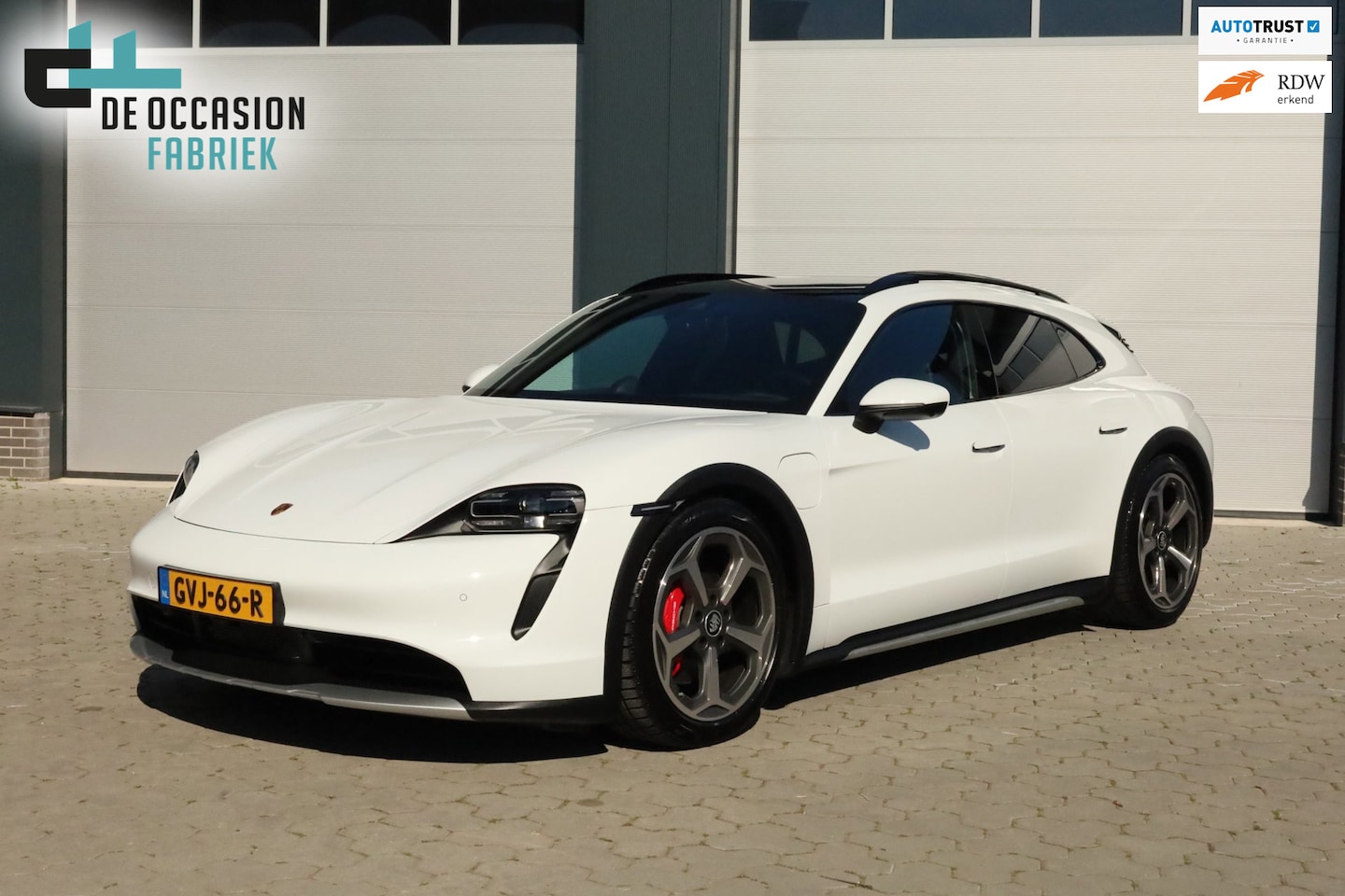 Porsche Taycan Cross Turismo - 4S 93 kWh Pano Luchtvering Bose Adaptief - AutoWereld.nl