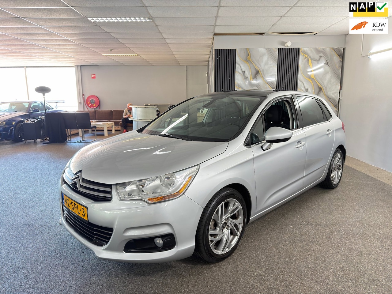 Citroën C4 - 1.6 VTi Tendance 1e Eigenaar,Clima,Cruise,Navigatie,Parksensor,N.A.P,Trekhaak,2 sleutels,T - AutoWereld.nl